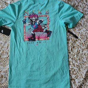 Nike XS Cotton Graphic Tee